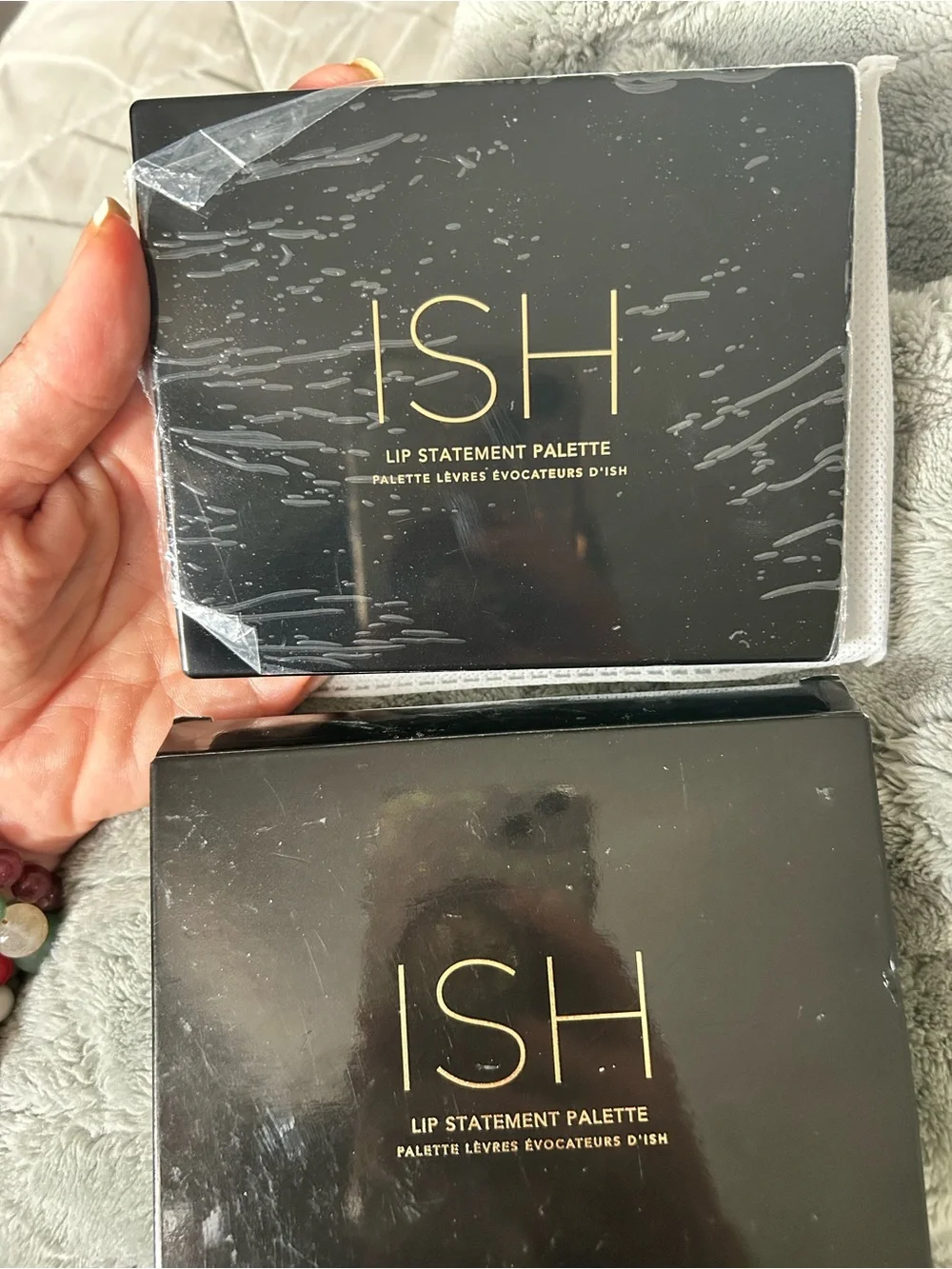 ISH Lip Color Palette - 15 Shade Nude, Pink & Red Lipsticks
